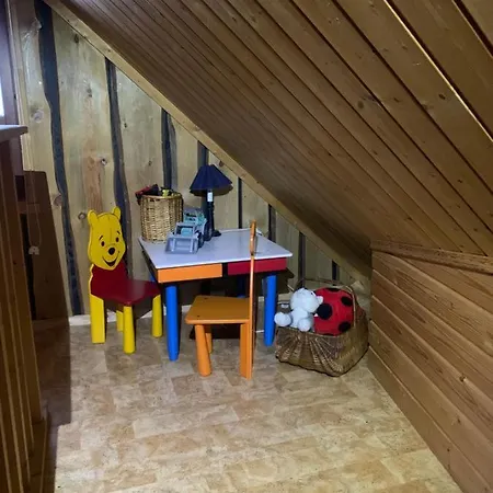Authentic Log With Hot Tub Chalet