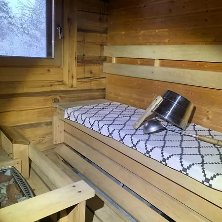 Authentic Log With Hot Tub * Ranua