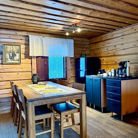 Authentic Log With Hot Tub *
