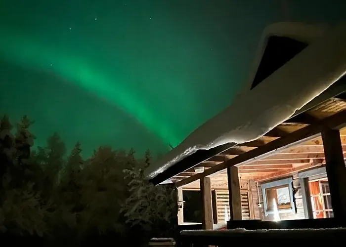 Authentic Log With Hot Tub Chalet