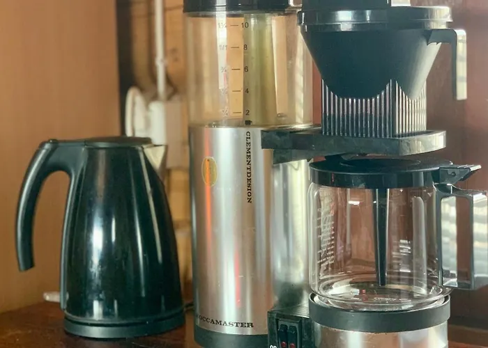 Authentic Log With Hot Tub Chalet *