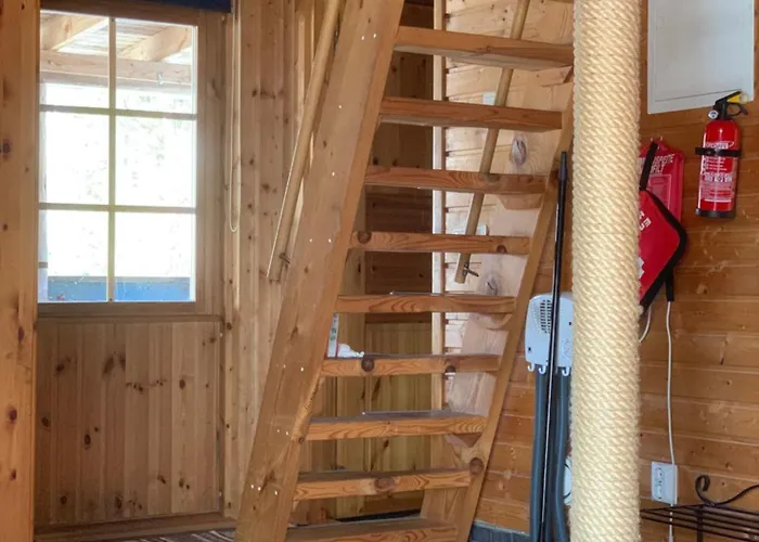 Authentic Log With Hot Tub *